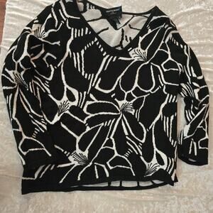 Colette Mordo 100% cotton flowered top size Large